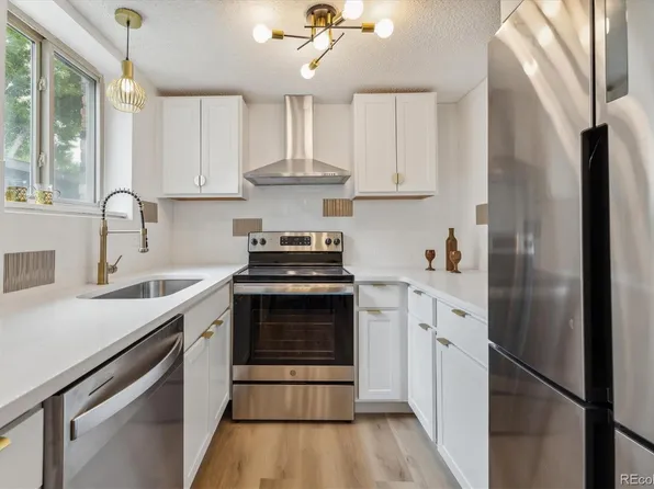 8060 W 9th Avenue #112, Lakewood, CO 80214