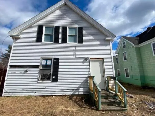 8 Merrill Avenue, Lisbon, ME 04250