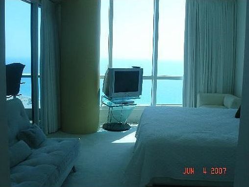 4th image of 100 S Pointe Dr APT 1709