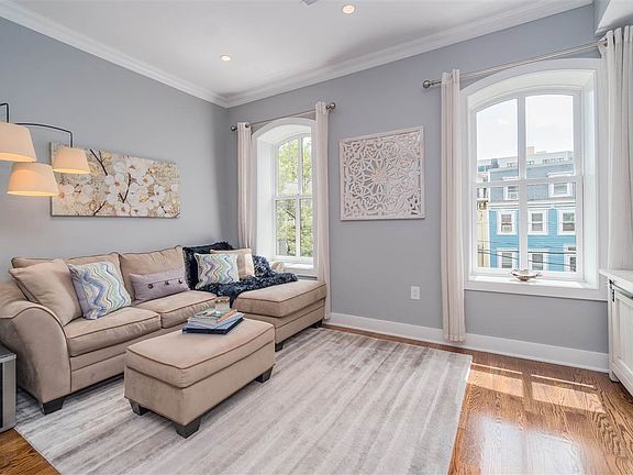 4th image of 152 Sussex St #3