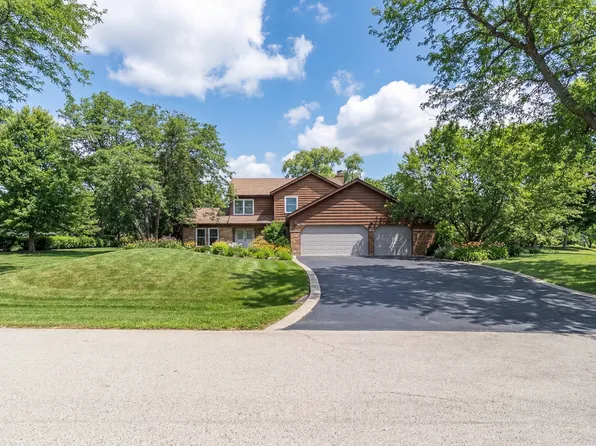 1602 Brittany Ln, Long Grove, IL 60047