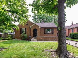 1222 S 5th St, Pekin, IL 61554