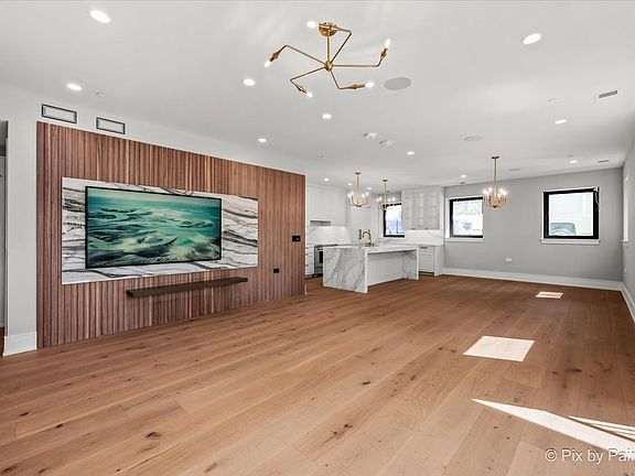 3rd image of 125 S Vine St #1