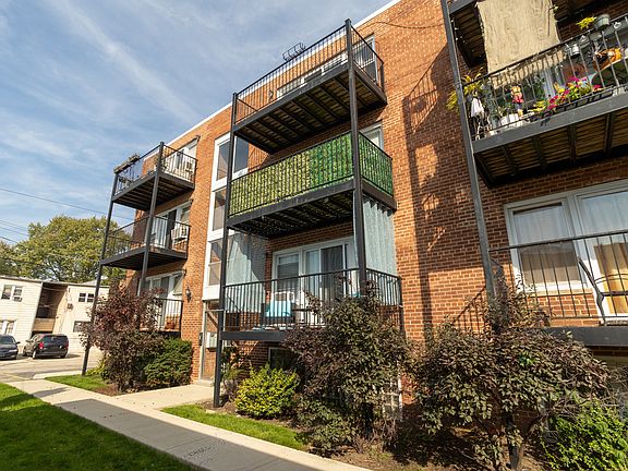 2nd image of 2636 W Catalpa Ave APT 34