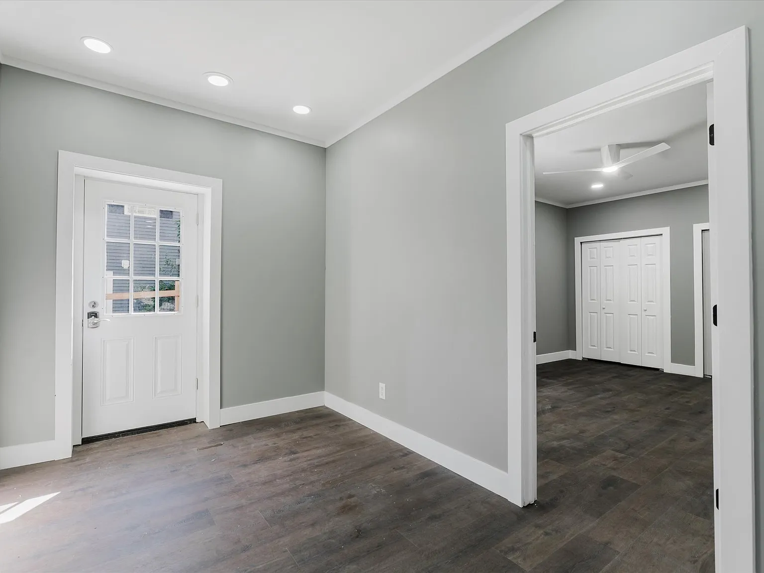 1210 Washtenaw Ave — Photo 4