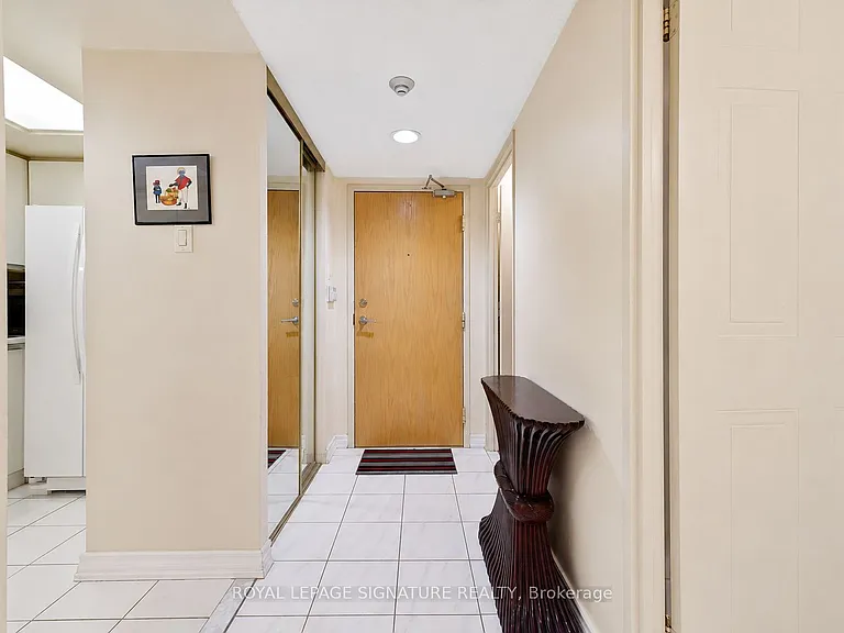5 Kenneth Ave #205 — Photo 2