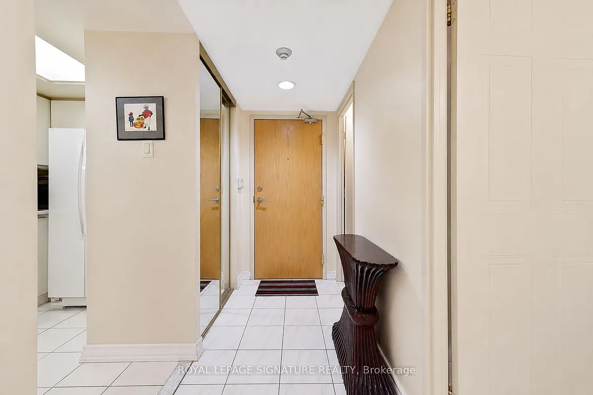 Building Photo - 5 Kenneth Ave #205