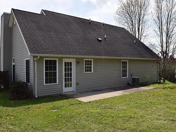 3rd image of 10 Marcum Dr