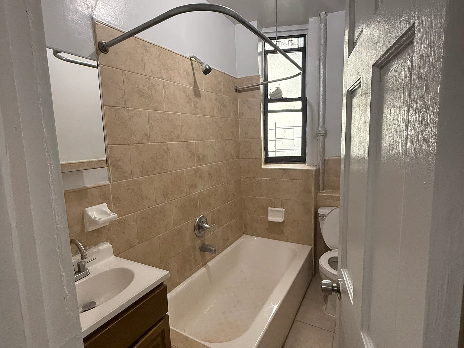 2 bed, $2,795 — Photo 2