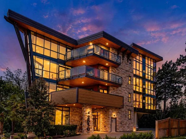 2850 Aldwynd Rd #402, Langford, BC V9B 3S7
