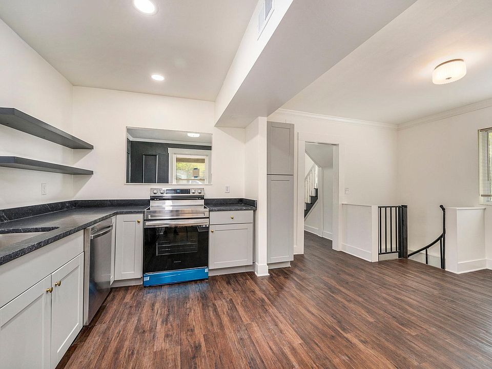 1st image of 2828 Summit St