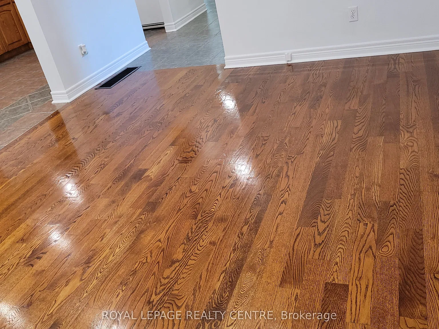 4 bed, $2,950 — Photo 2