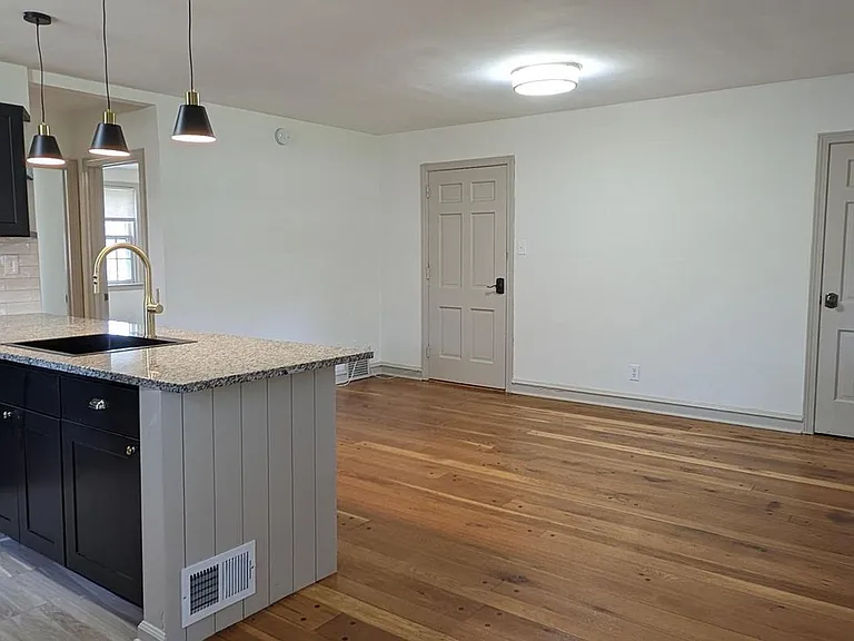2824 Midvale Ave #M-2824B — Photo 15