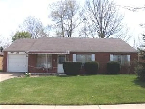 725 Walnut Dr photo 1