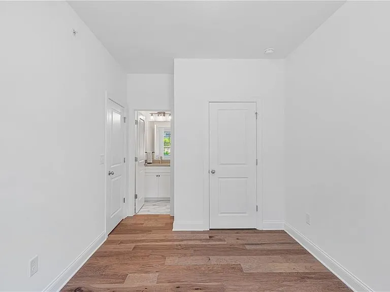 6543 Beacon Dr — Photo 4