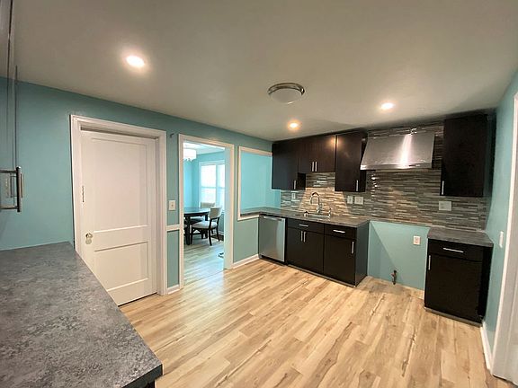 5th image of 235 Burke Dr