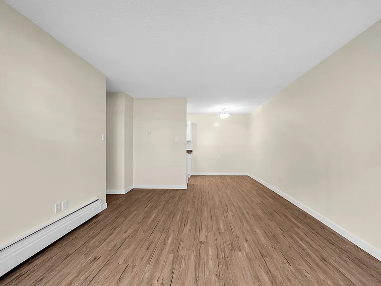 5130 Irving St — Photo 11