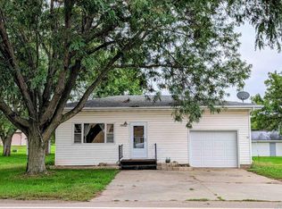 130 South St, Akron, IA 51001