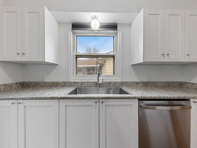 762 SW Levens St — Photo 10