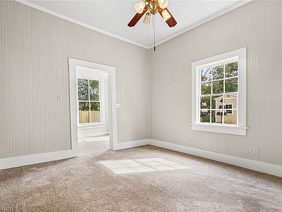 5th image of 309 Chatham St