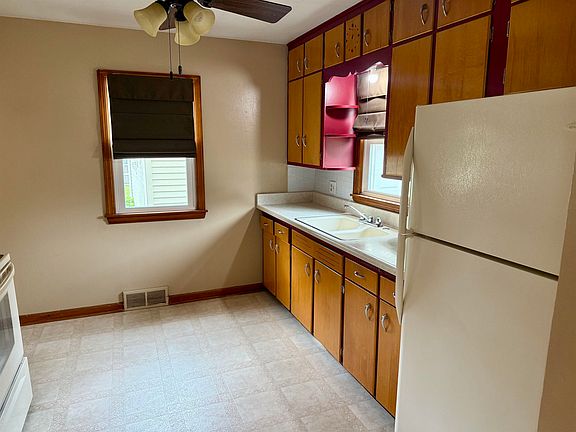 3rd image of 420 N Palm St