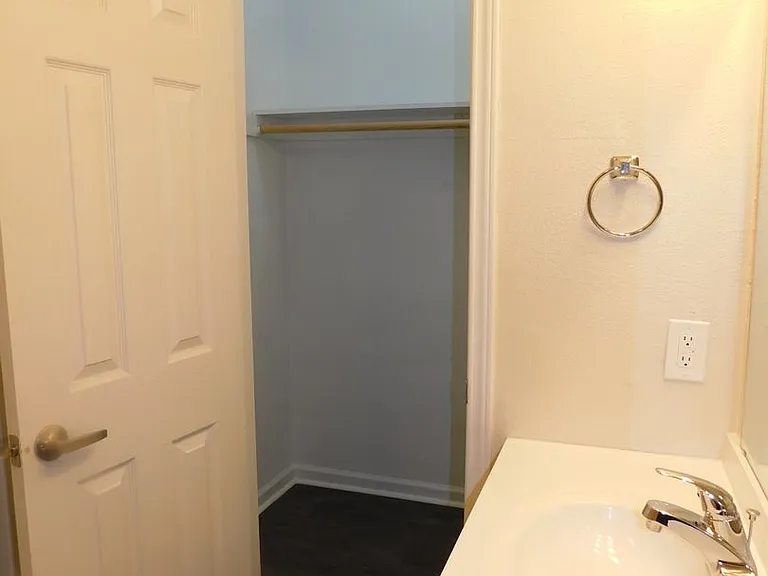 1608 Bois D Arc St — Photo 8