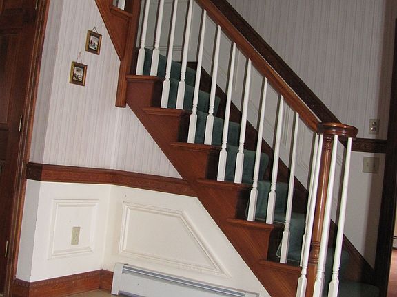 vaulted ceiling foyer