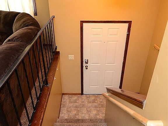 3rd image of 3831 Blackberry Cir