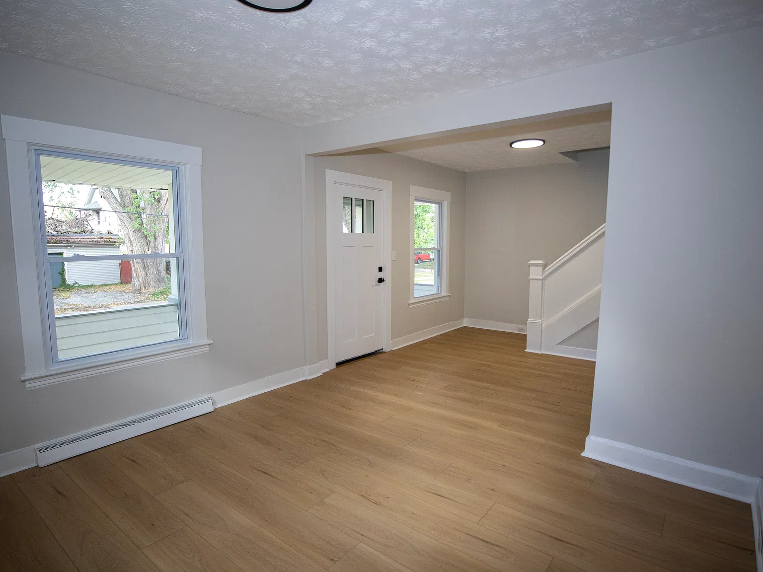 3 bed, 1352 sqft, $1,895 — Photo 3