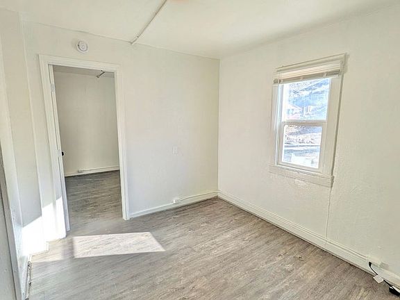 3rd image of 400 Santa Fe Dr APT 2