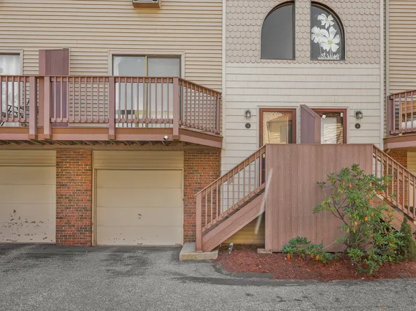 60 Lawn Avenue APT 3, Stamford, CT 06902