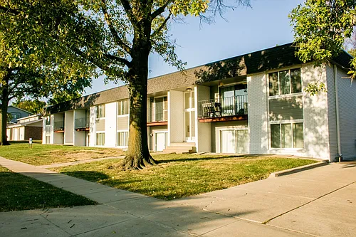 5521-5531 S Canterbury Ln Photo 1