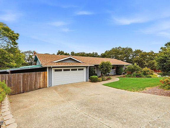 2nd image of 15081 Green Oak Pl