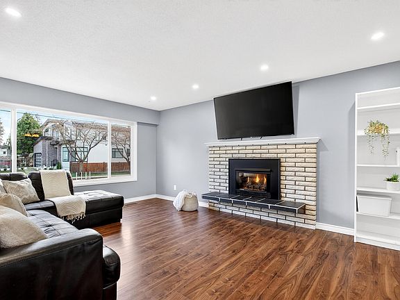 3rd image of 21875 124th Ave