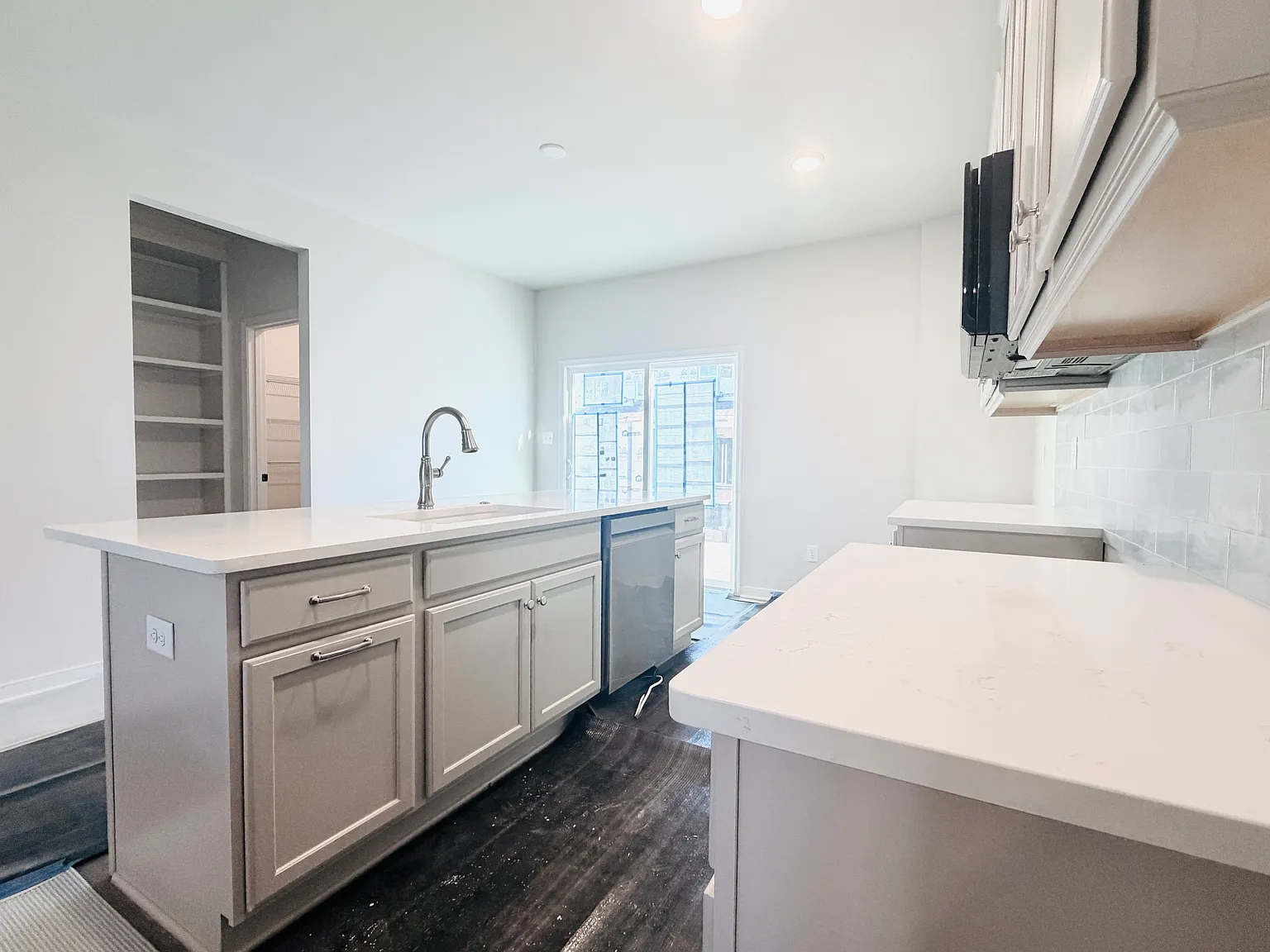 4 bed, 3.5 bath, 2271 sqft, $2,750 — Photo 1