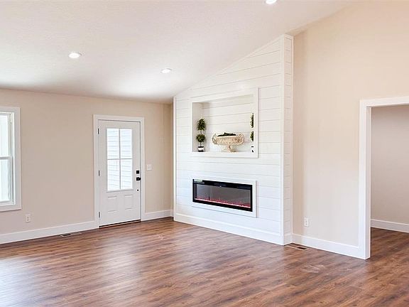 5th image of 2758 Finney Rd