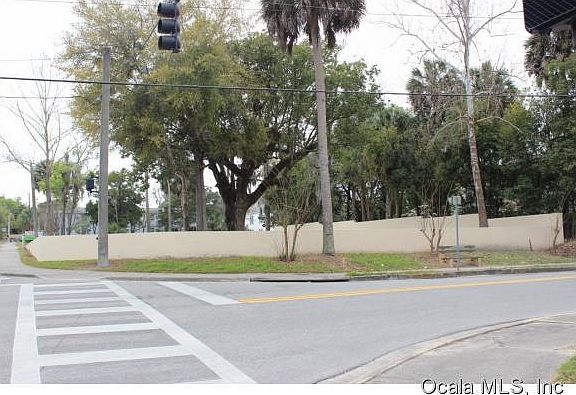 4th image of 140 NE 8th Ave