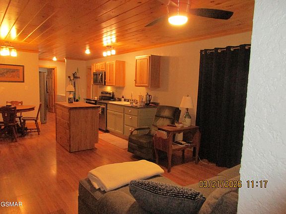 3rd image of 4902 Bogard Rd