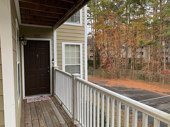 2nd image of 707 Berkeley Woods Dr