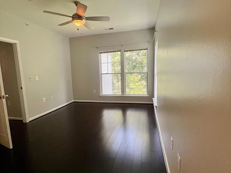 1509 N Point Dr #303 — Photo 21