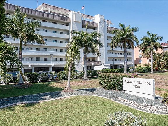 2nd image of 1500 Park Beach Cir APT 4G
