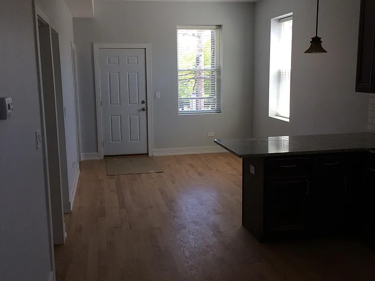 917 S Miller St #2R — Photo 2