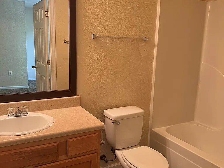 1028 Anniston Ct — Photo 11