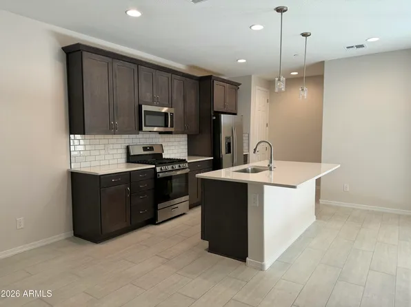 2820 N Evergreen St, Buckeye, AZ 85396