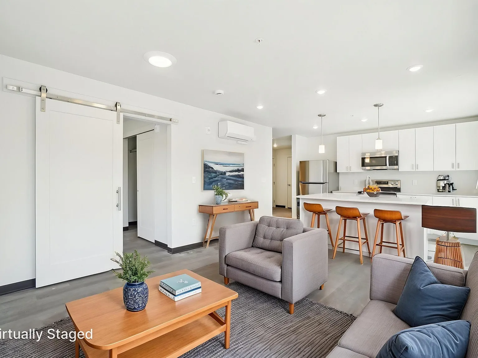 2 bed, 800 sqft, $1,390 — Photo 2