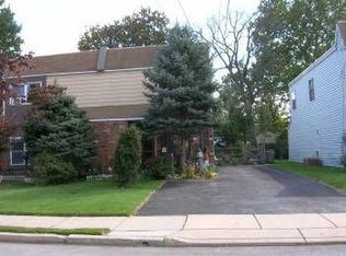 932 Beechwood Ave, Collingdale, PA 19023