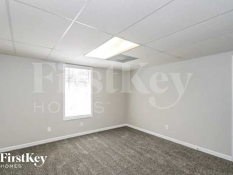 142 N Springs Dr — Photo 8