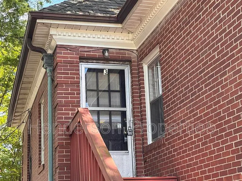 2 bed, 1.0 bath, 1091 sqft, $1,050 — Photo 4