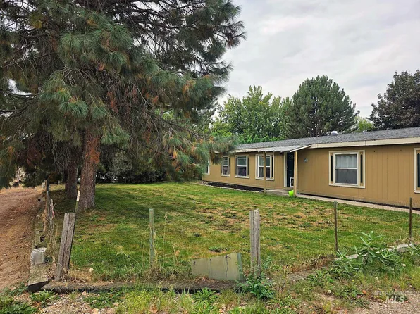 13821 Gary Ln, Caldwell, ID 83607