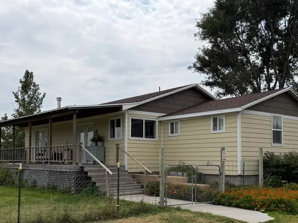 638 N James Drive, Hershey, NE 69143